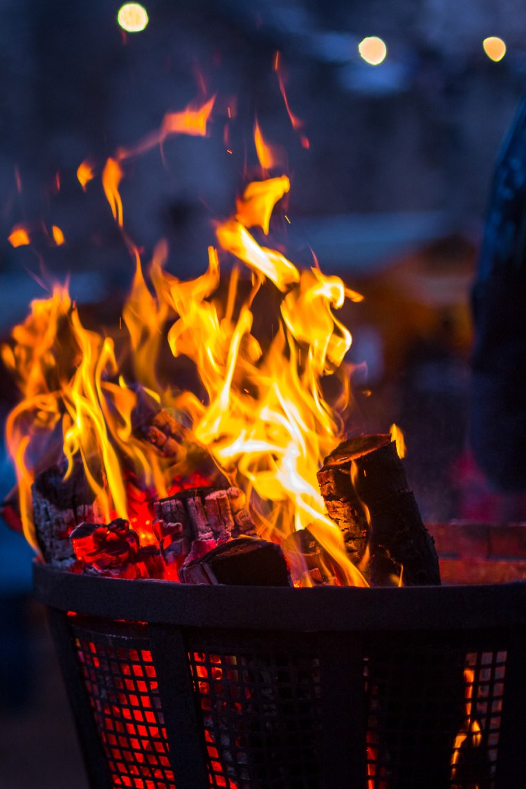 Fire baskets to keep warm., © Wiener Alpen/Christian Kremsl