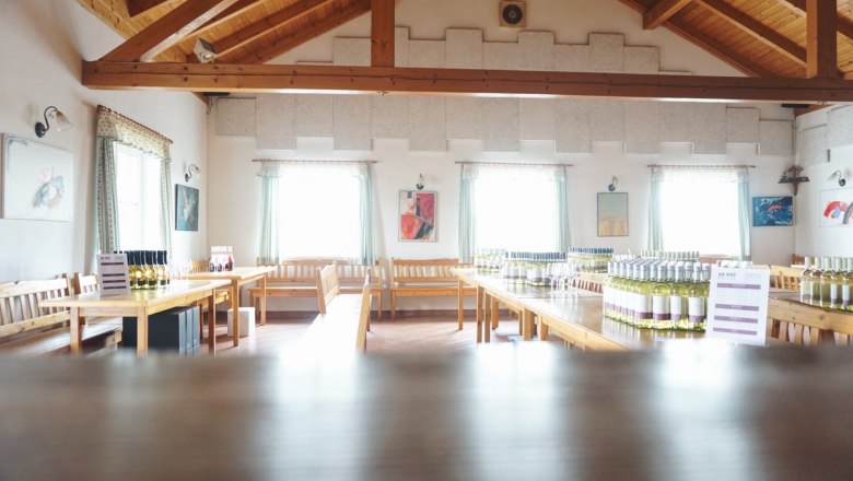 Wine tavern inside, © Friedrich Kapeller