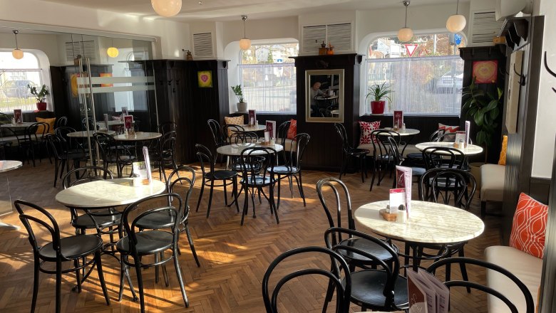 SOUTH - The Cafe, &copy; S&Uuml;D - Das Cafe