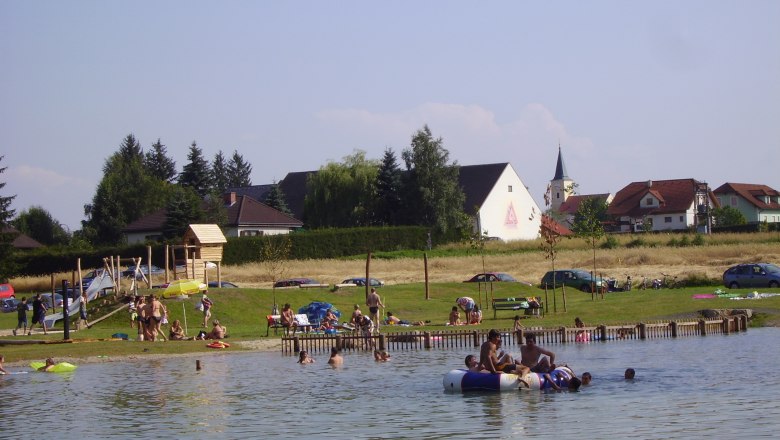 Pond view, © Marktgemeinde Hirschbach