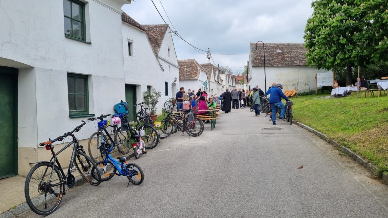 Meeting place for recreation, &copy; Radlerrast Kleinweikersdorf