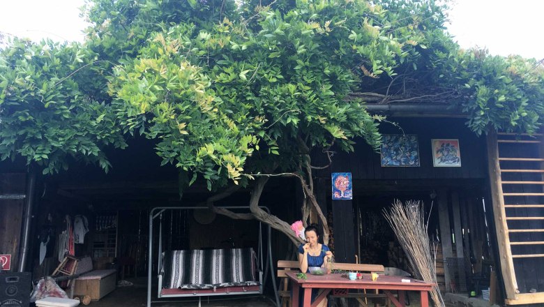 Hollywood swing under the blue rain, &copy; Peter Brezina