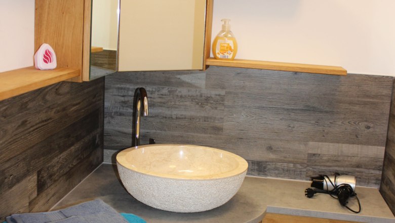 Tinyapartment - Bathroom washbasin, &copy; &copy; HomeW4, Sonja Wiesinger