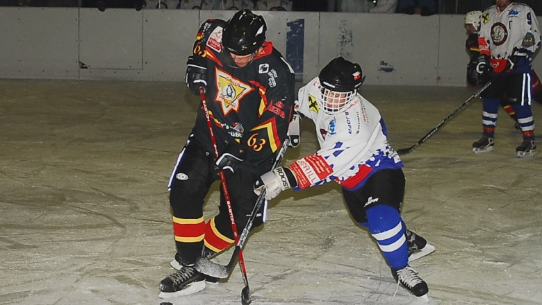 Ice hockey match, © Eislaufverein Gars am Kamp