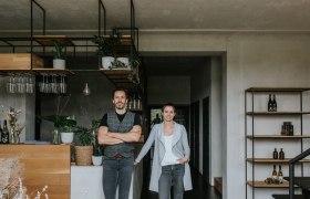 Florian Mainx and Lisi Umathum in the restaurant