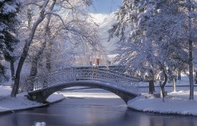 Lenaubr&uuml;cke bridge in the spa gardens, &copy; Marktgemeinde Reichenau