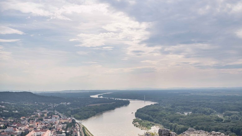 View of the Danube and surrounding landscape from Braunsberg.