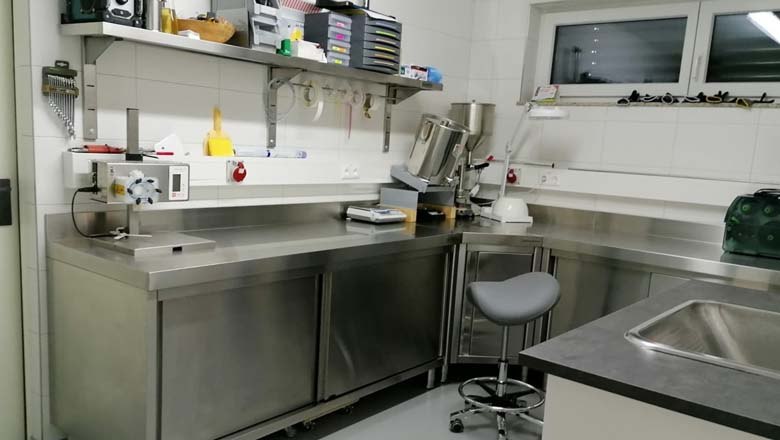 Beekeeping, &copy; Familie Waismayer