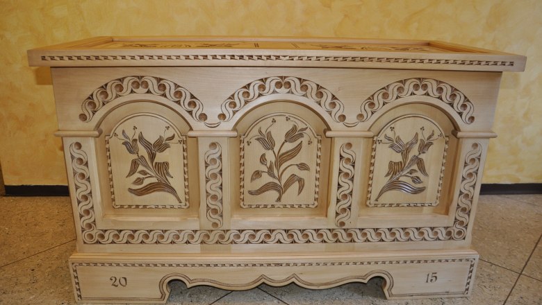 Kreativstube Annaberg, furniture carving, © Josef Schachinger