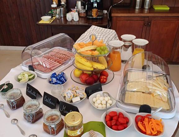 Breakfast buffet, &copy; Haus Ebersdorf