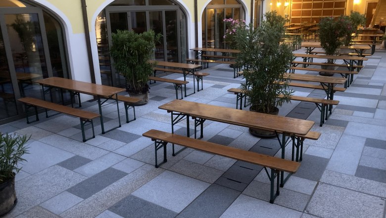 Wine tavern Eckl evening view, &copy; Heurigen Eckl