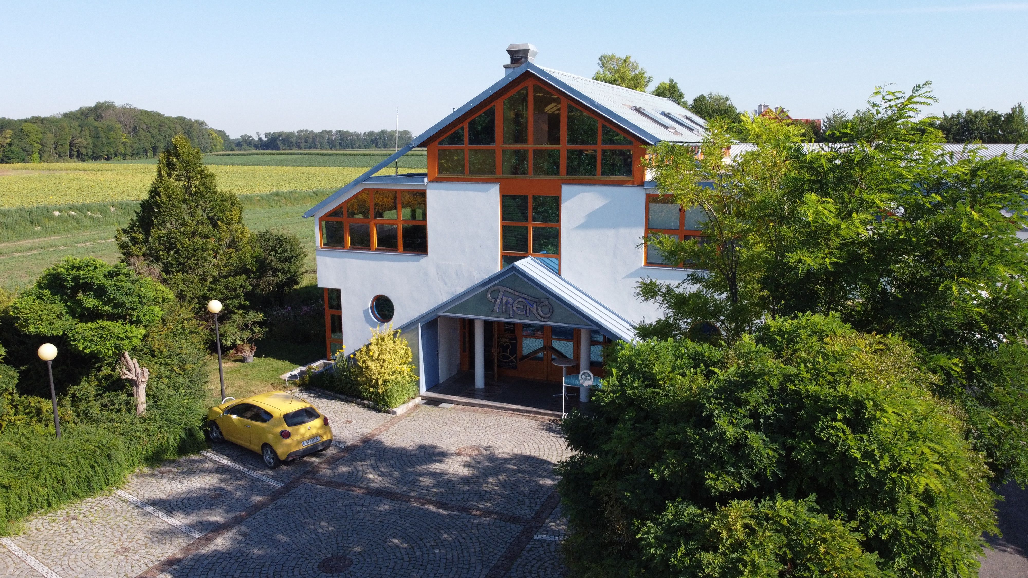 Restaurant Treno Orth an der Donau, exterior view