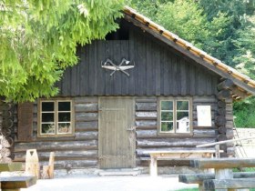 Ausstellungsst&uuml;cke der Hubmer Ged&auml;chtnisst&auml;tte (Copyright: Wiener Alpen, Foto: Bene Croy), &copy; Wiener Alpen in Nieder&ouml;sterreich