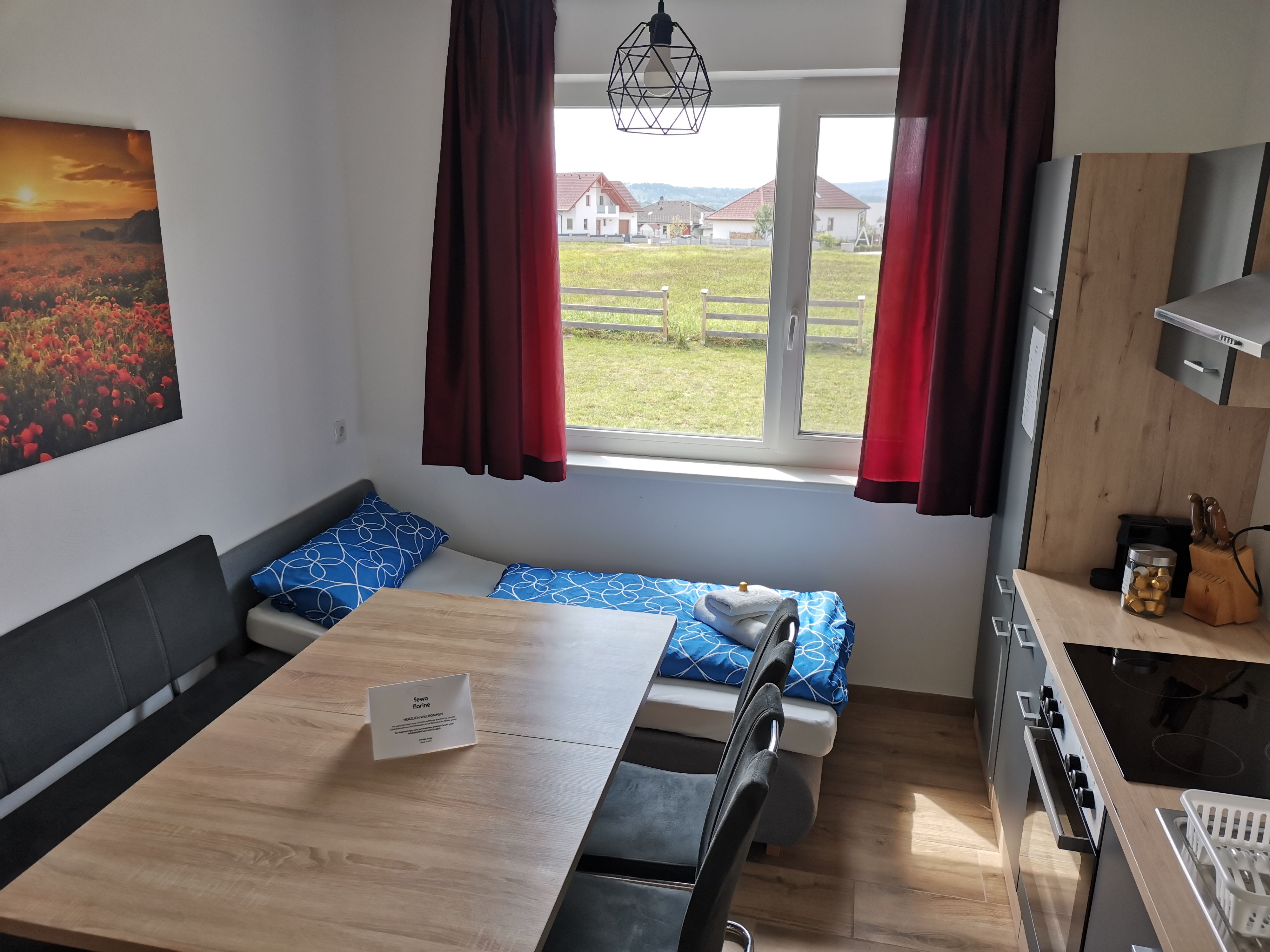 Kitchen-living room with bed