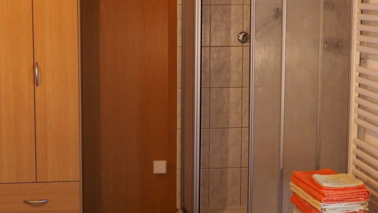 Zmmer evening sun with built-in shower -, © Eingebaute Dusche im Zimmer Abendsonne