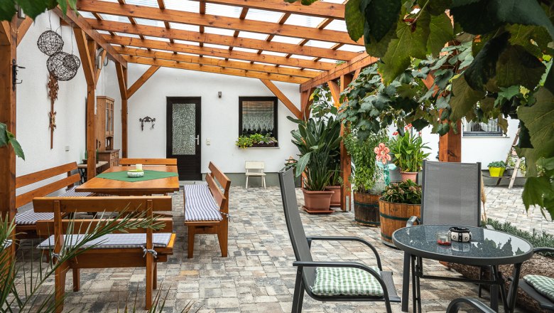 Pergola - inner courtyard, &copy; Beate Holzer