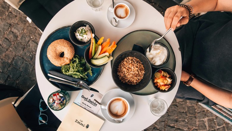 Breakfast at Café Emmi, © Niederösterreich-Werbung/ Romeo Felsenreich