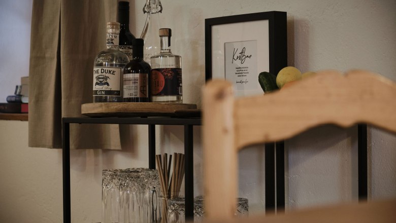 Tasting bar, &copy; Mathias Lixl / lixl.com