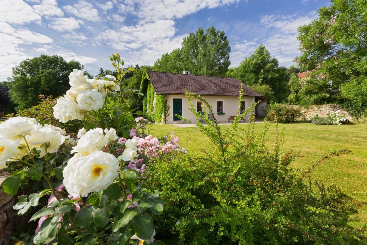 Gardener's house 