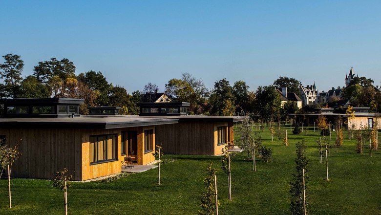 Cottages exterior view, © Nik Pichler