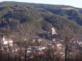 Blick auf Kirchberg/Wechsel mit der Wolfgangskirche, &copy; Wiener Alpen in Nieder&ouml;sterreich - Wechsel