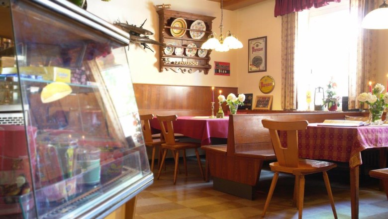 Cozy guest room, © Stefan Kuntner