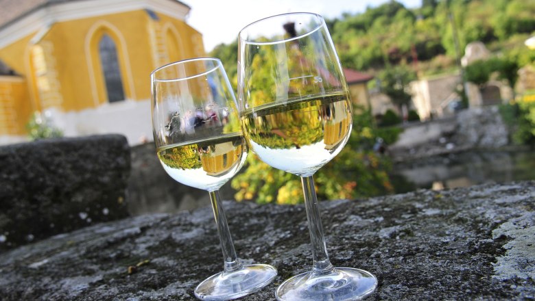 Wine tasting in Gumpoldskirchen, © Lois Lammerhuber