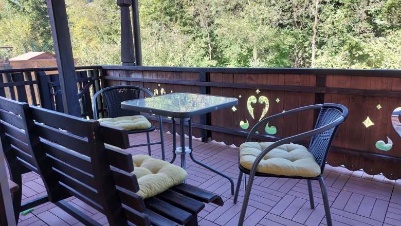 Terrace with a view of the garden, © Ulrike Weinzettl