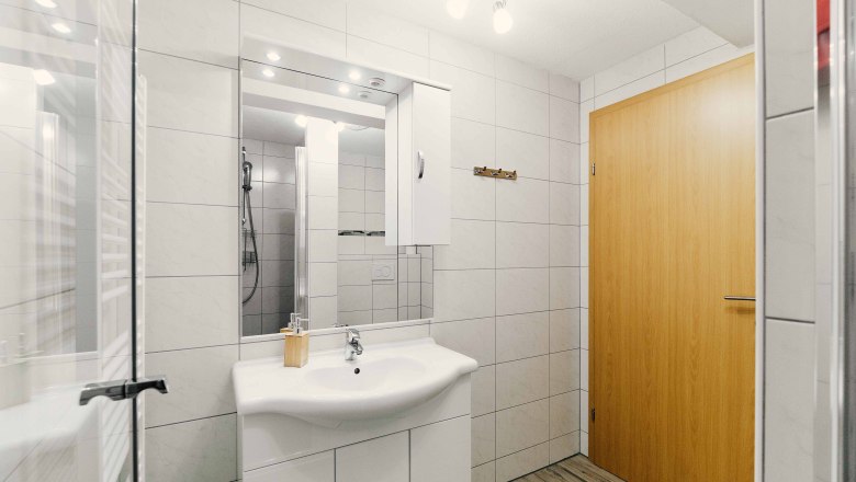 Bathroom of the Mukuhli vacation apartment, &copy; Biohof Hammerschmidt