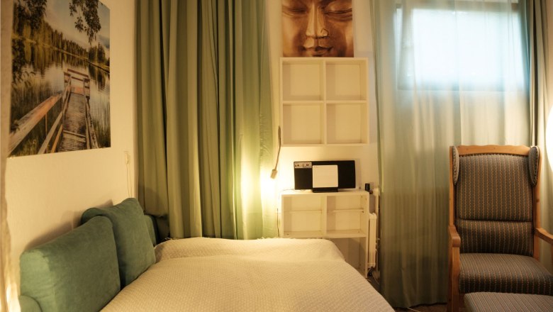 Garden loft bedroom, &copy; Klaus Ewert, Fotograf Laurin Buitmann