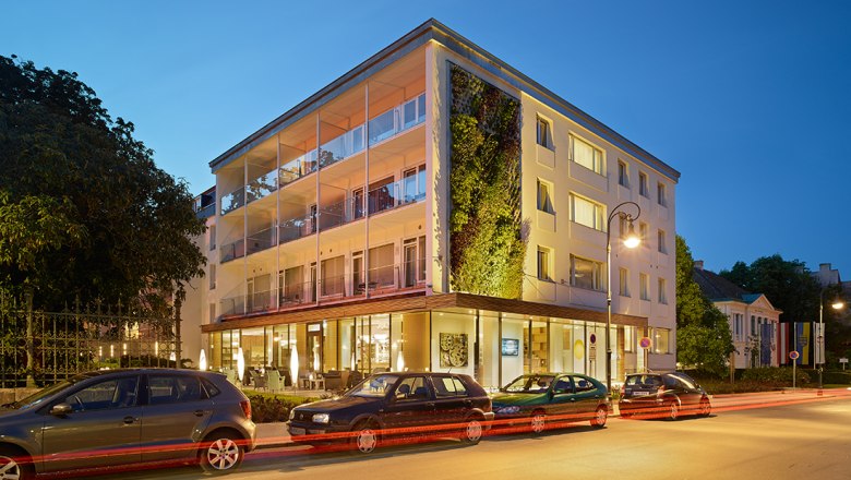 At the Park Hotel - Evening atmosphere