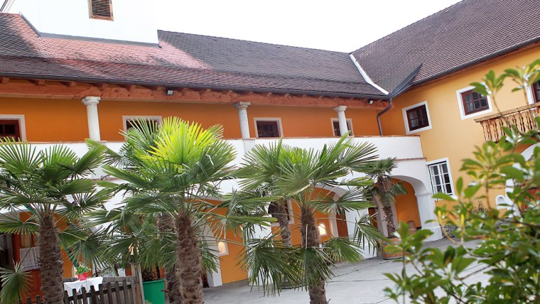 Inner courtyard, © weinfranz.at