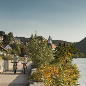 Danube cycle path (EuroVelo 6), © David Schreiber