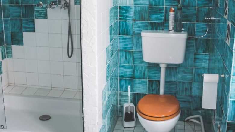 Shower and WC, © Philip Baumgartner