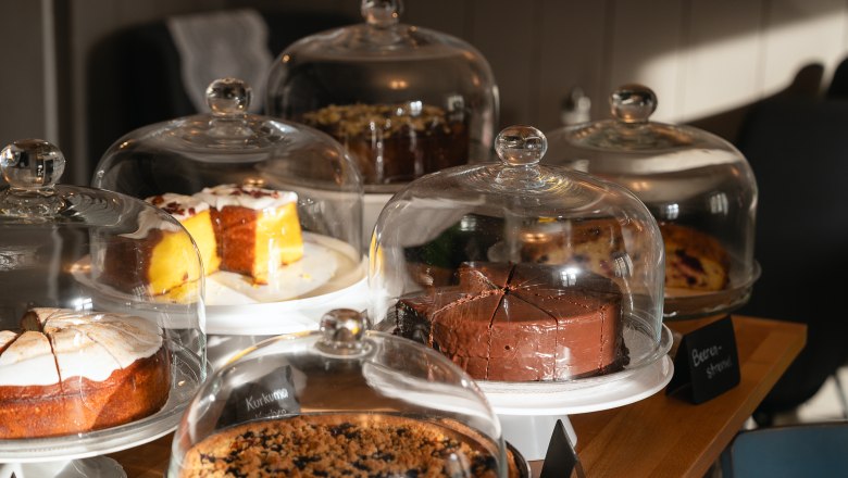 Cakes and tarts at Kulhanek
