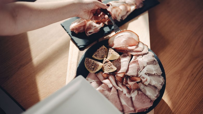 Genusshof Unterberger, &copy; Moststra&szlig;e, unterbodnliacht