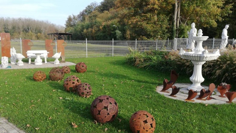 Stainless steel balls, © Gartendekor-Verkauf Karl Hickersberger