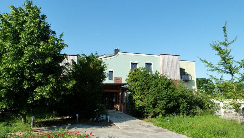 House Monti exterior view, &copy; Nicole Montaperti