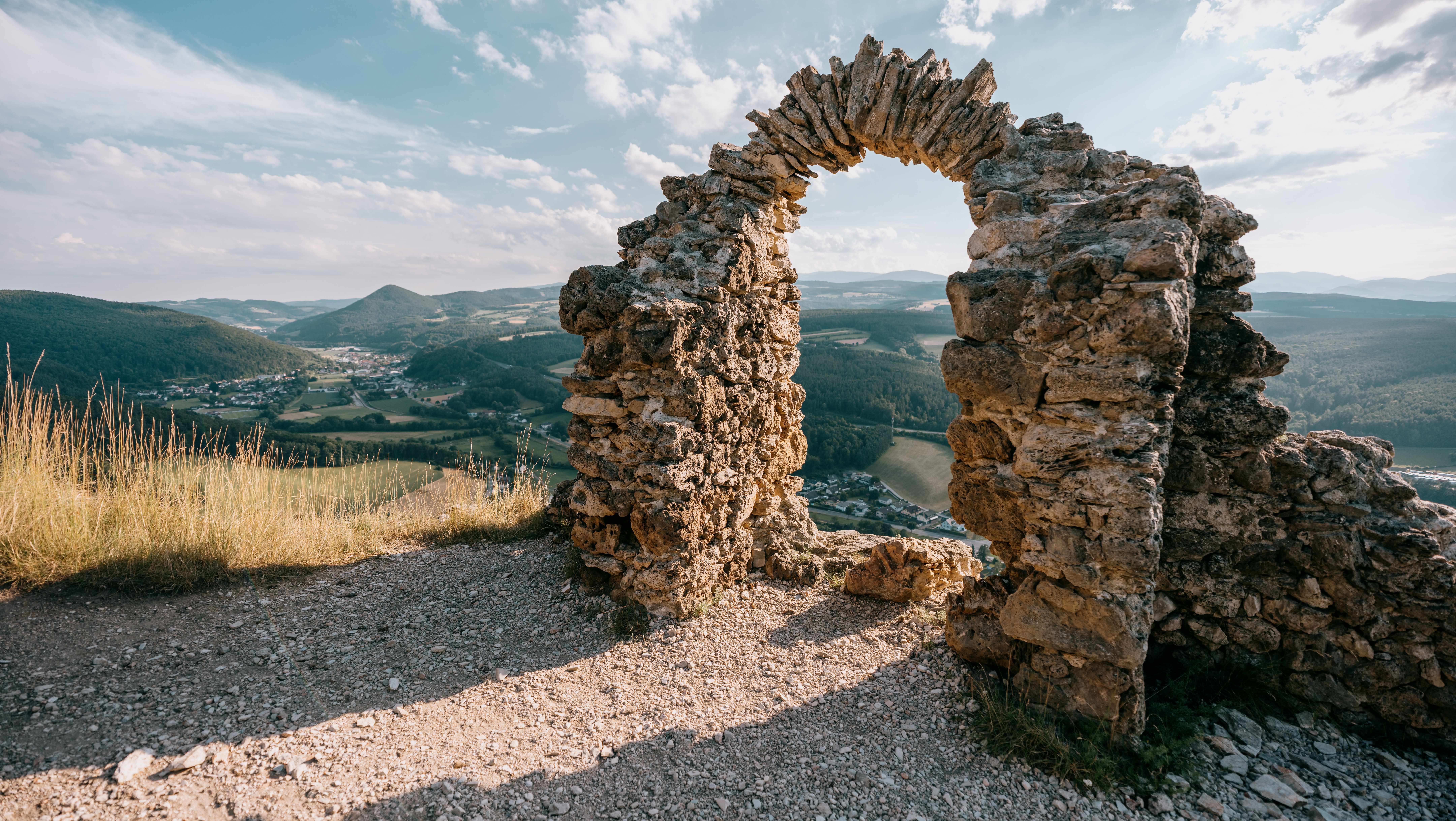Ruin Türkensturz with a view of the surrounding landscape.