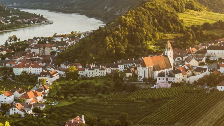 Wine on the Danube, © Michael Liebert