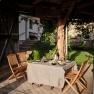 Dinner in the courtyard, &copy; Mathias Lixl / lixl.com