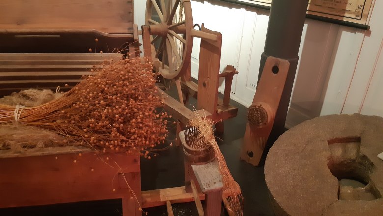 Flax becomes linen, © Ulrike Pany