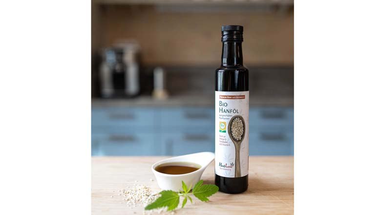 Organic hemp oil, © Hanfland