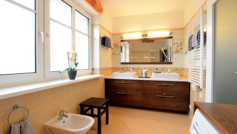 Apartment bathroom, © Regina Petric