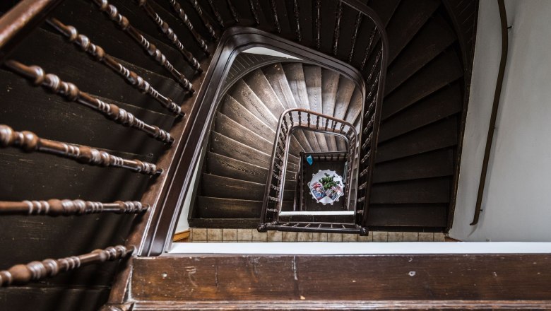 Mansion staircase, &copy; Lindmoser