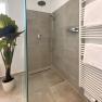 Large walk-in shower, © Kay Haderer