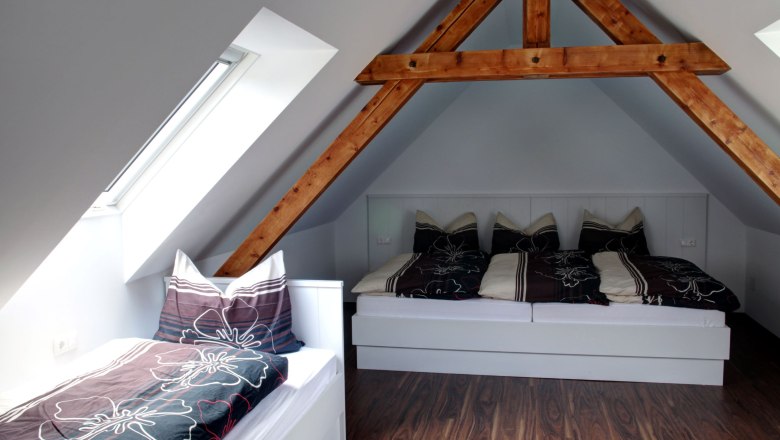 Sleeping area in loft 1, &copy; Carlos de Mello