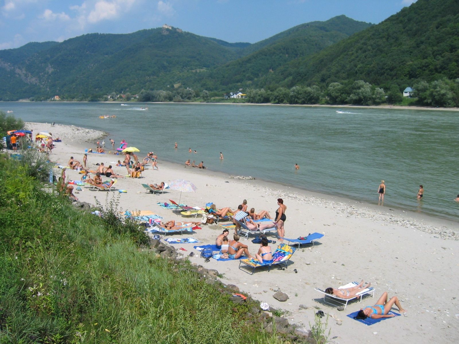 Danube beach Aggsbach market