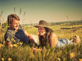Wanderer am Spitzerberg - VIA.CELLA VINARIA., &copy; Donau Nieder&ouml;sterreich Tourismus, Andreas Hofer