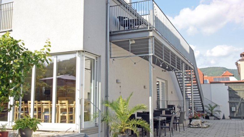 Inner courtyard, &copy; Weingut B&auml;uerl